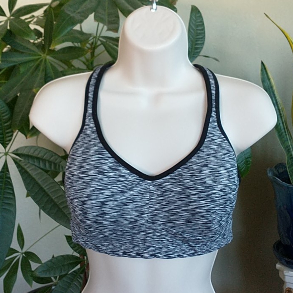 Lululemon Mesh Racer Back Sports Bra Size 6 or S - Picture 10 of 10